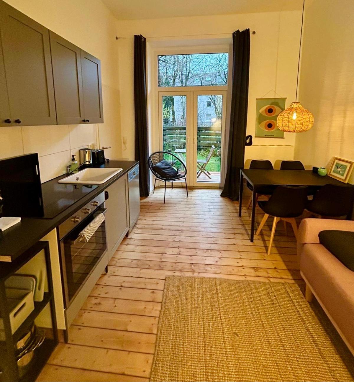 Feelslikehome - Stylische Und Zentrale Altbauwohnung Mit Terrasse&Garten Bochum Exterior foto